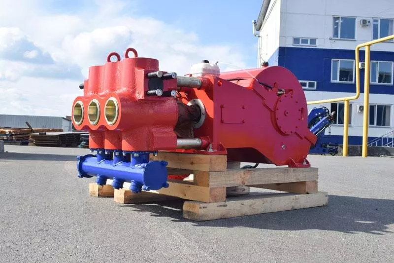 Картинка #2 для новости «УЗСТ: Уральский завод в 2024 году выпустил новые модели плунжерных насосов и КМУ»