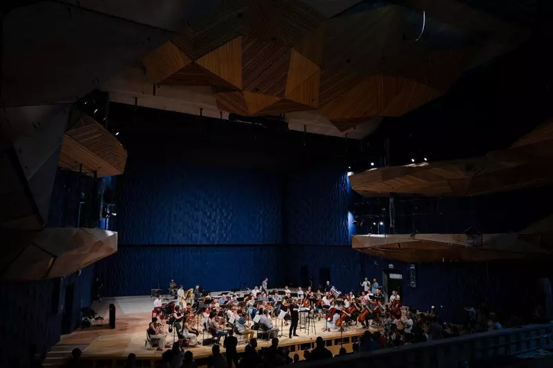 Фото #7 для поста «В Сочи открылся концертный комплекс Сириус»