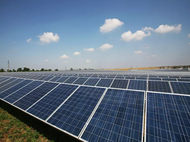 В Калмыкии подключили новую солнечную электростанцию