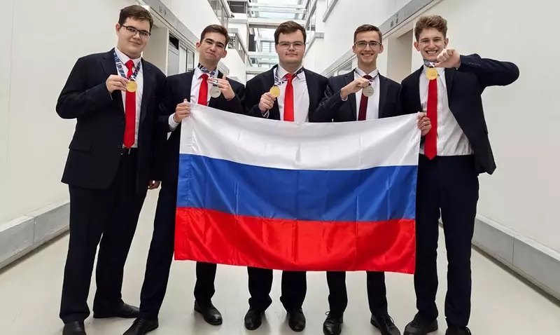 Изображение #1 для поста «Образование: В 2025 году российские школьники завоевали 115 медалей на 20 международных предметных олимпиадах»