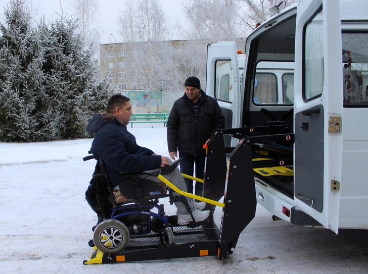 Для Центра реабилитации инвалидов приобретен спецавтомобиль