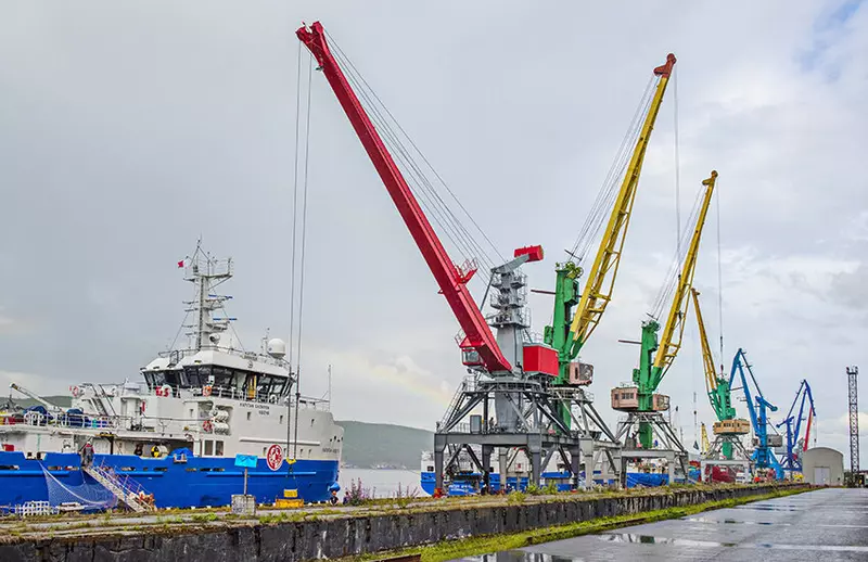 Фото #8 для публикации «Российская компания в 2025 году изготовила и поставила заказчикам новые портальные краны»