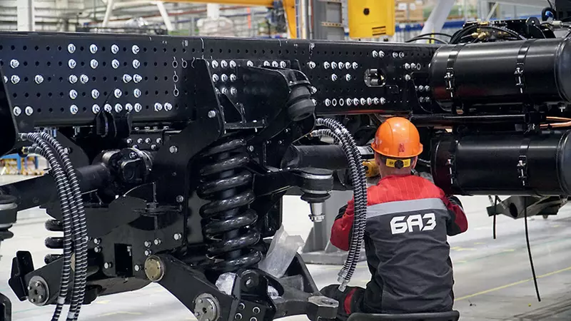 Фото 4 для «Алмаз-Антей: Как делают грузовики БАЗ»