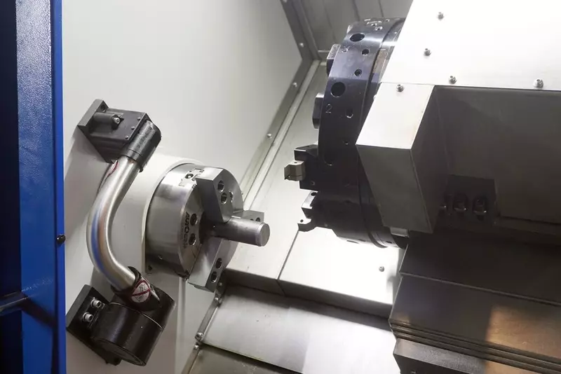 Современный обрабатывающий центр Gothard SGT-LC2554M.jpg