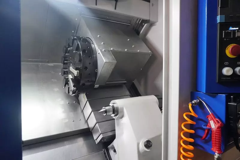 Современный токарный обрабатывающий центр Gothard SGT-LC2554M.jpg