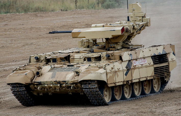 Боевая машина поддержки танков "Терминатор-3" во время динамического показа на форуме "Армия-2017"