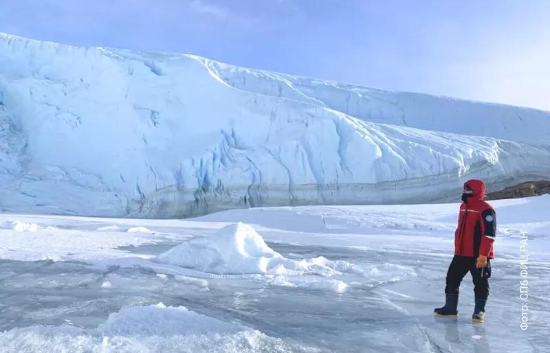 Изображение #3 для поста «экология: Российские лимнологи исследовали подводные экосистемы 40 озер Антарктиды»