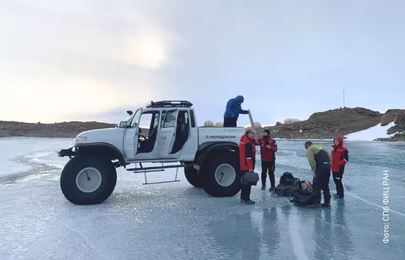 Картинка #2 для новости «наука: Российские лимнологи исследовали подводные экосистемы 40 озер Антарктиды»