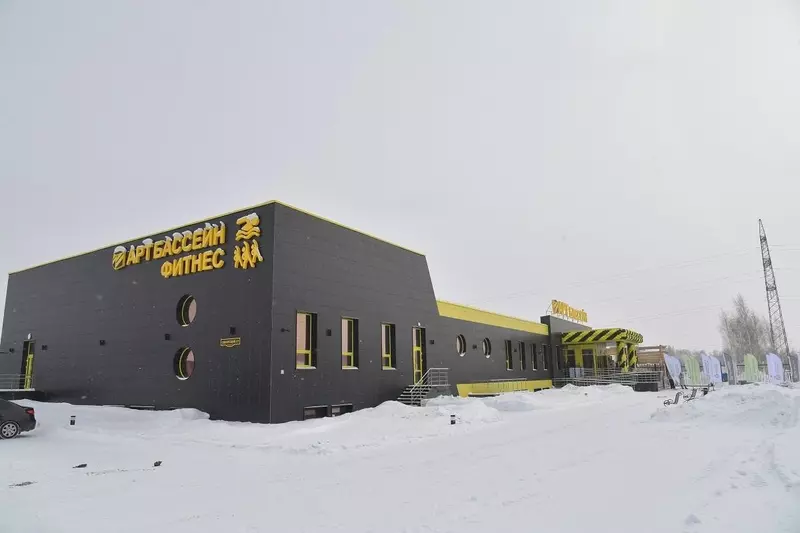 В Омске открыли новый спорткомплекс с бассейном
