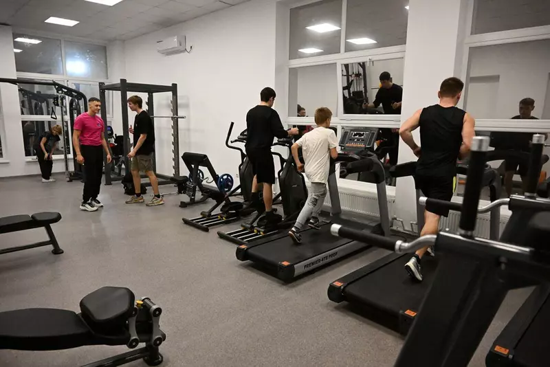 Фото 2 для публикации «спорткомплекс: В Мариуполе открылся спортивный комплекс Портовик»