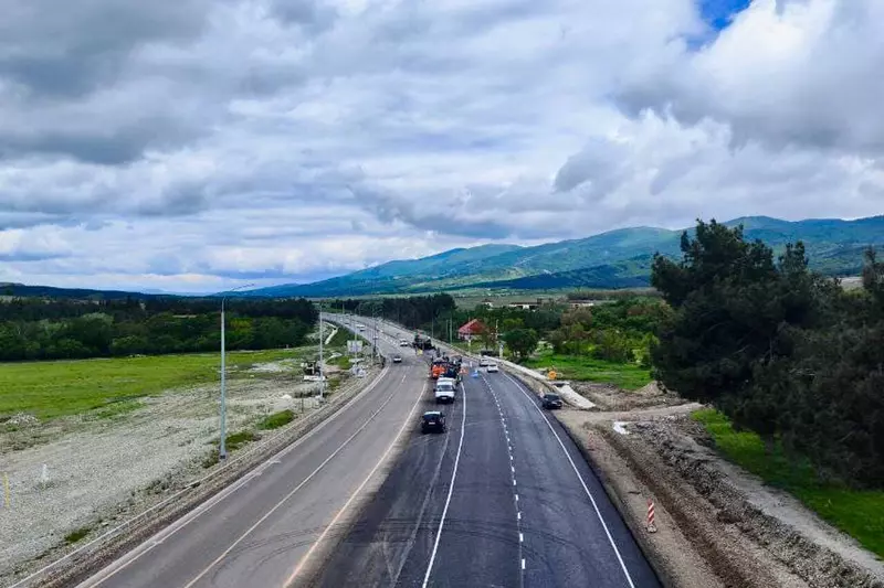 На участке трассы Дон у Геленджика запустили движение по четырём полосам