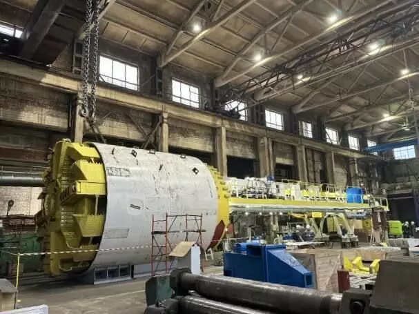 Первый из двух проходческих щитов для Петербургского метрополитена готов