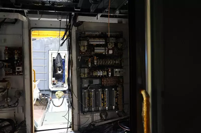 32 для поста «Что сделали с новой электричкой ЭП2ДМ»