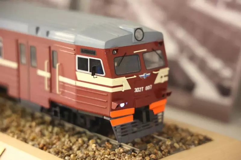 Картинка №13 для «Что сделали с новой электричкой ЭП2ДМ»