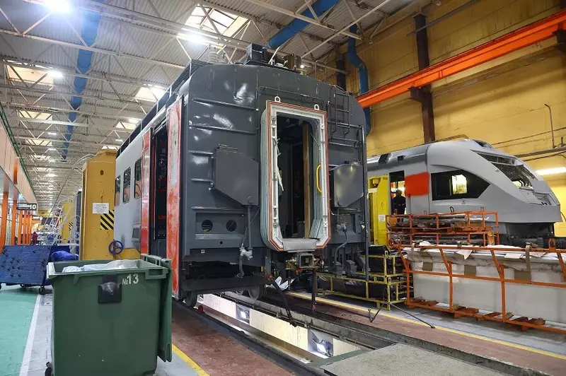 Фото 27 для публикации «Что сделали с новой электричкой ЭП2ДМ»