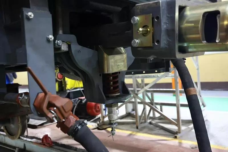 Фото №30 для поста «Что сделали с новой электричкой ЭП2ДМ»