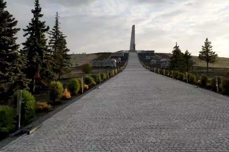 6 для поста «На Донбассе после реконструкции открыли мемориал Саур Могила»