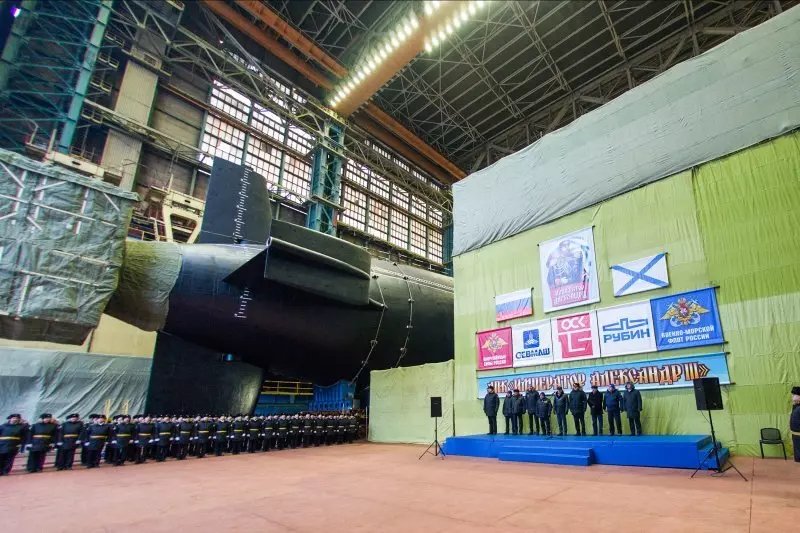 На воду спустили атомный подводный крейсер Император Александр