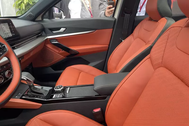 Изображение #3 для новости «АвтоВАЗ: Первый кроссовер собственной разработки окрестили»