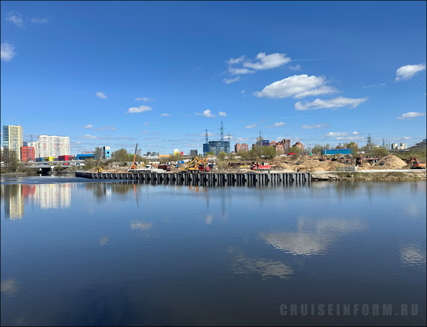 Строительство грузового порта в Химкинском водохранилище в Москве