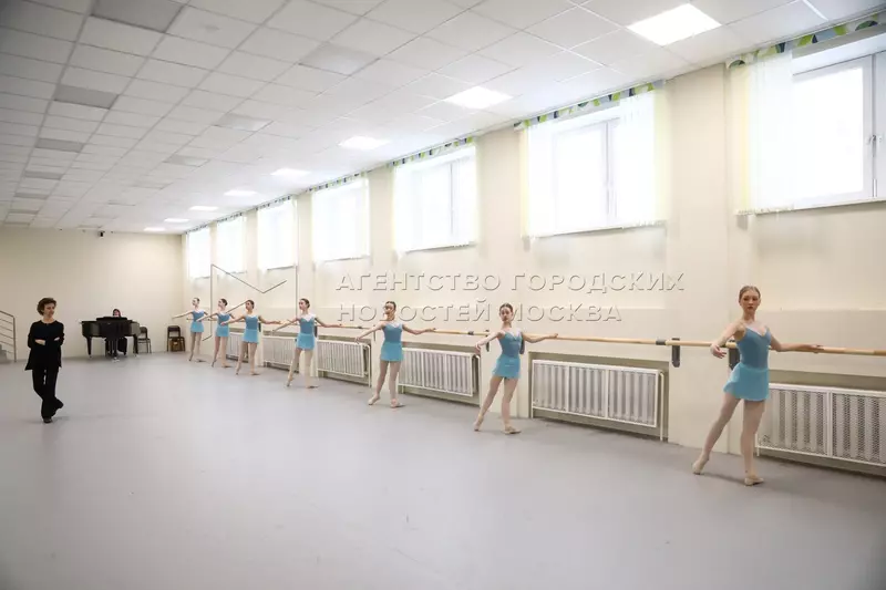 Фото #4 для статьи «Состоялось торжественное открытие нового здания МГХУ им Л»