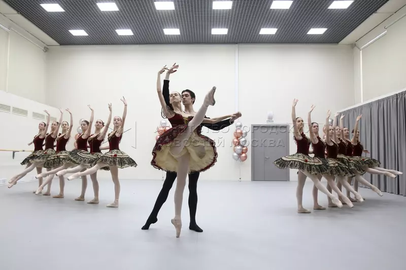 Фото №2 для поста «Москва: Состоялось торжественное открытие нового здания МГХУ им Л»