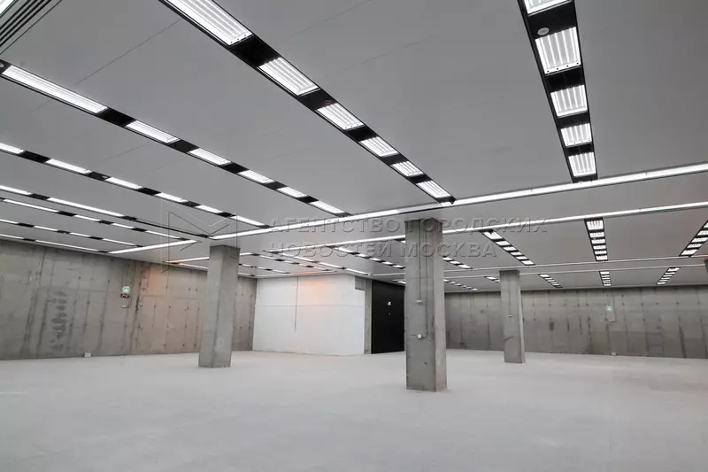 Иллюстрация 15 для «В Москве появился музейно выставочный центр в виде медно стеклянного куба»