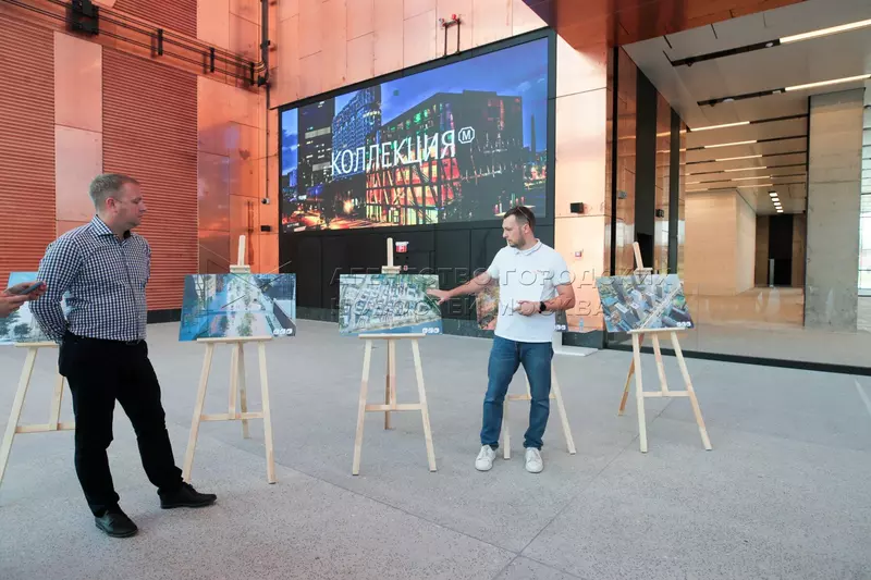 Иллюстрация #10 для поста «В Москве появился музейно выставочный центр в виде медно стеклянного куба»