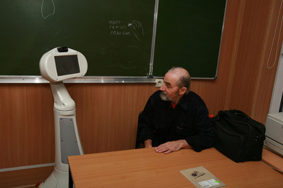 Робот Webot в школе