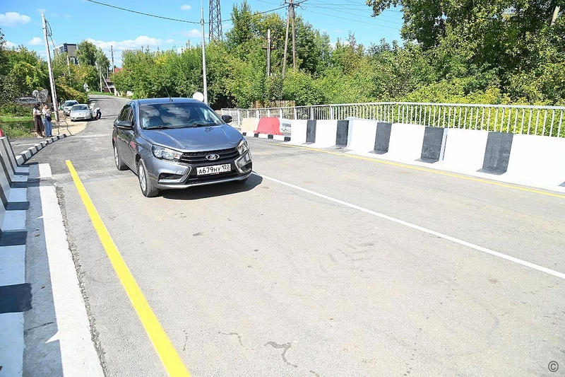 Фото 1 для поста «Дорожное строительство: В Барнауле открыли движение по Ташкентскому мосту»