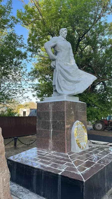 3 для «Общество: Восстановлены мемориалы воинам освободителям Донбасса и Запорожской области»