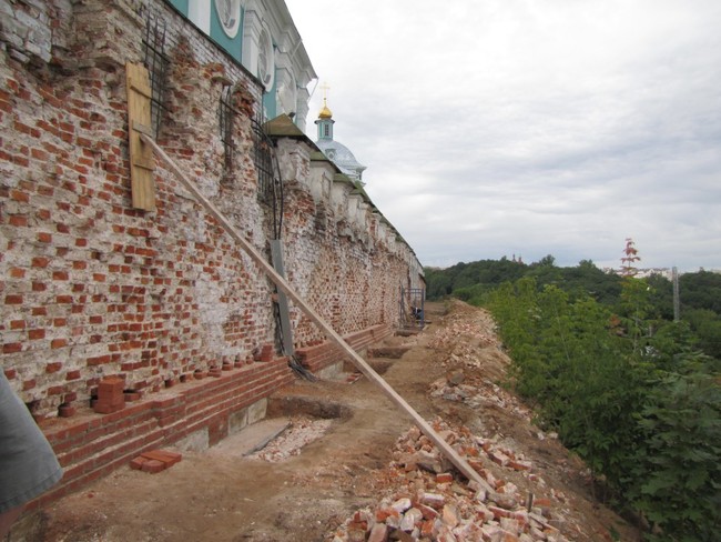 Реставрация ограды с подпорными стенками ансамбля Соборной горы