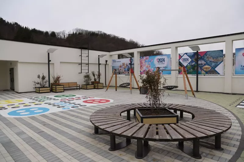 Фото 2 для «Сочи: В Сочи открыли уникальную школу на 1100 мест»