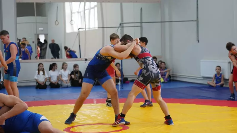 Фото #5 для «В Новокубанском районе Краснодарского края открыли спорткомплекс»