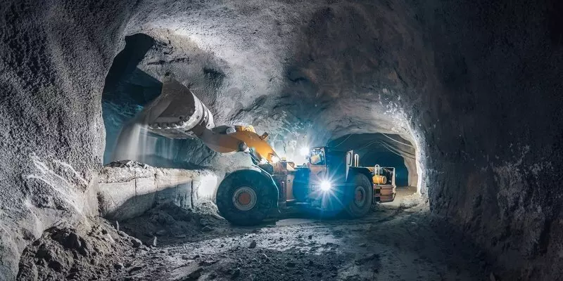 Фото №1 для новости «Добыча и разведка полезных ископаемых: ГОК Апатит в Мурманской области ввёл в эксплуатацию подземный рудник Плато Расвумчорр»