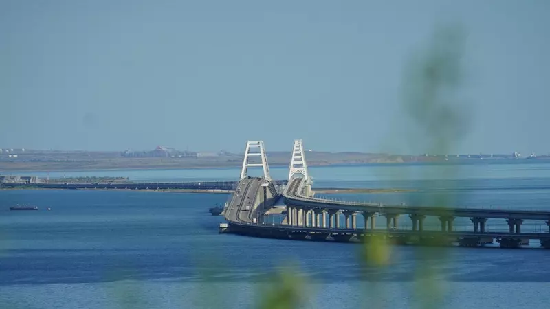 1 для новости «Транспорт: Открыто движение транспорта по восстановленной автомобильной части Крымского моста»