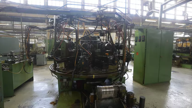 А есть и такие, неказистые, но очень точные и производительные машины