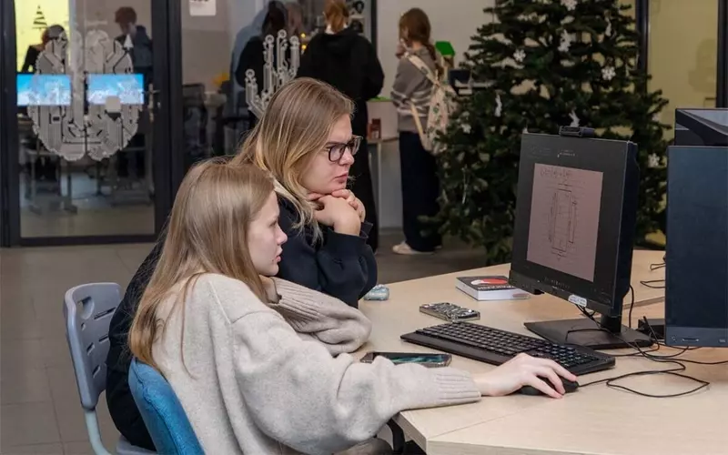 Иллюстрация №2 для новости «профтехобразование: Более 1 4 тысячи станков с ЧПУ установили в московских школах в 2024 году»