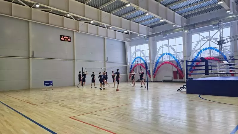 Картинка #2 для «Оренбург: В Оренбурге открылся новый физкультурно оздоровительный комплекс с бассейном»