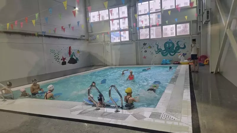 Фото #4 для статьи «бассейн: В Оренбурге открылся новый физкультурно оздоровительный комплекс с бассейном»