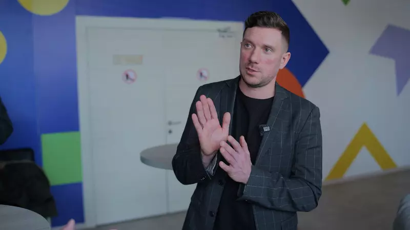 Андрей Новоселов