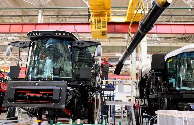 Зерноуборочный комбайн Т500 запущен в серийное производство