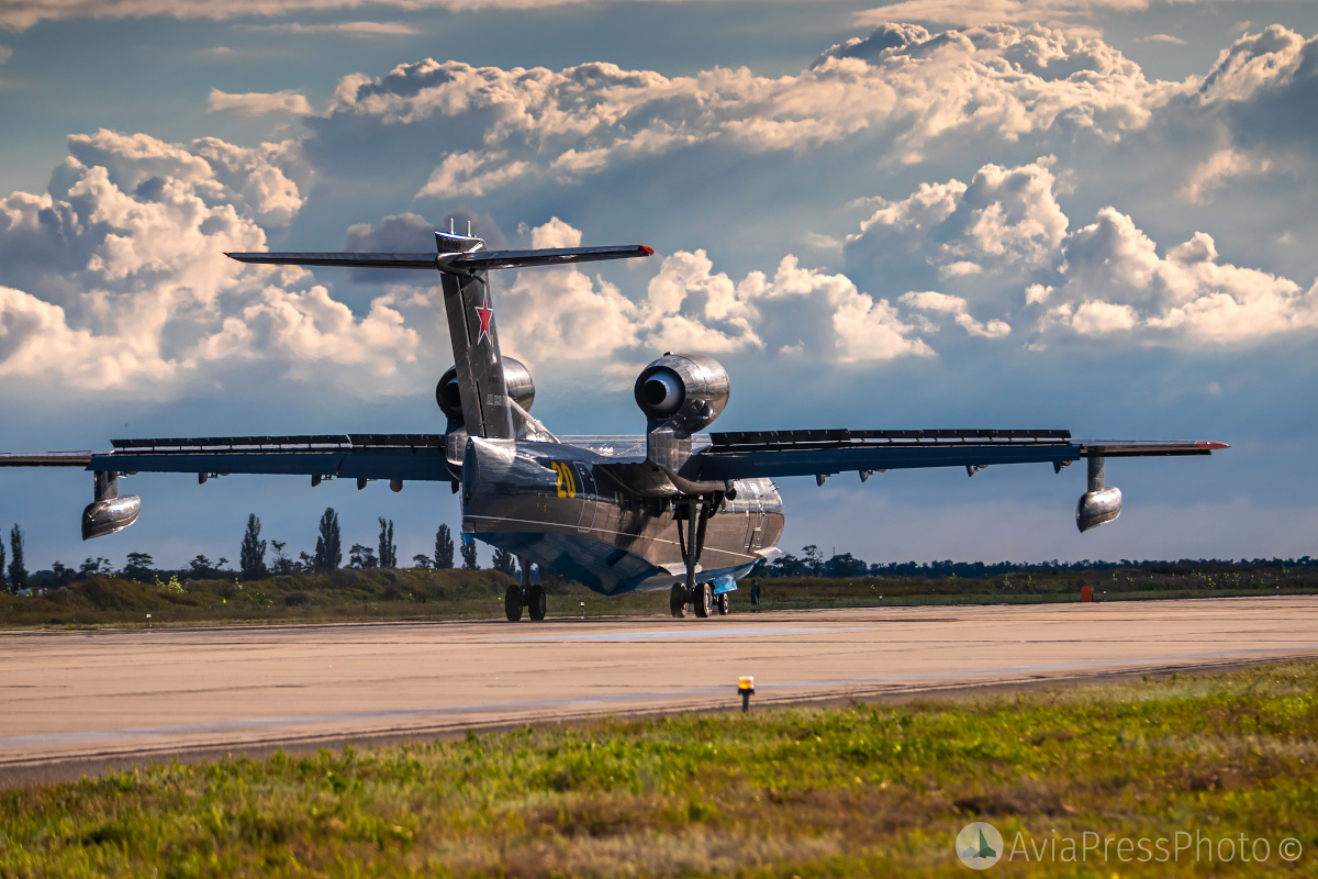 Бе р. Самолёт-амфибия бе-200 Александр мамкин. Самолёт-амфибия бе-200чс. Бе-200 ВМФ Александр мамкин. Самолет-амфибия бе-200 морской авиации ВМФ России.