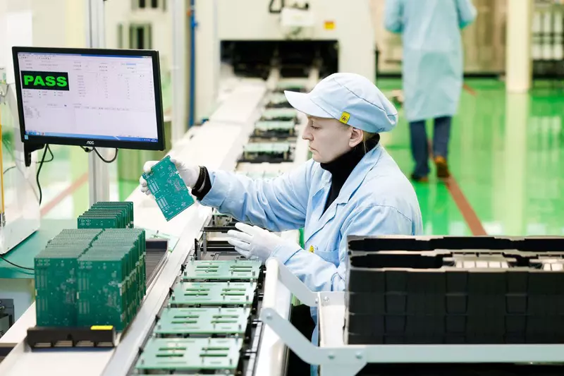 #4 для публикации «компоненты: В Калининграде запустили кластер по выпуску автокомпонентов»