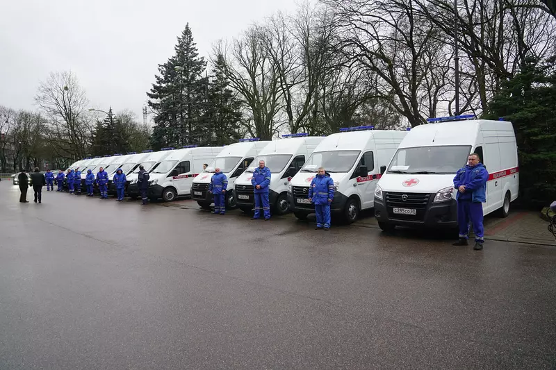 Фото №2 для новости «спецтехника и логистика: Калининградская область новые скорые помощи и школьные автобусы»