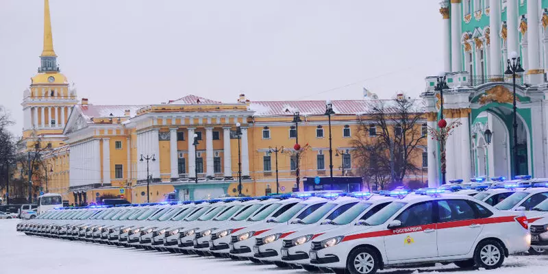 Петербургскому управлению Росгвардии передан 131 новый служебный автомобиль