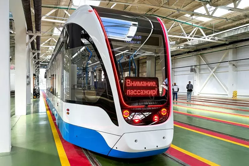 #7 для новости «Тихий удобный автономный в столицу приехал первый трамвай новой модели»