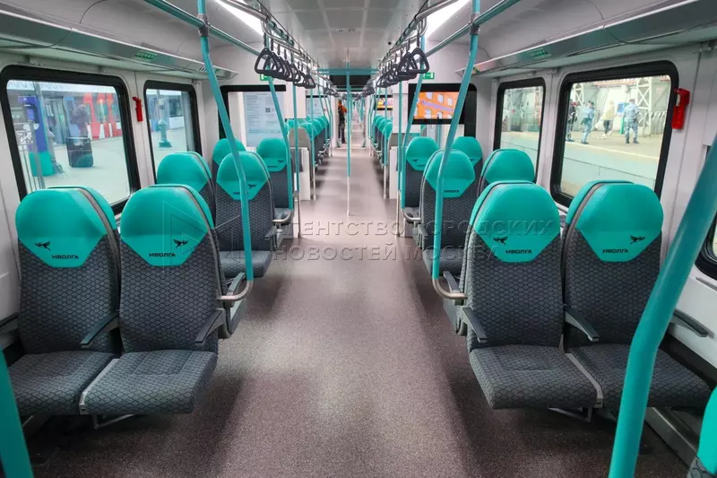 Фото №3 для «Тверской вагоностроительный завод: Состоялась церемония торжественного запуска в эксплуатацию сотого электропоезда Иволга 4»