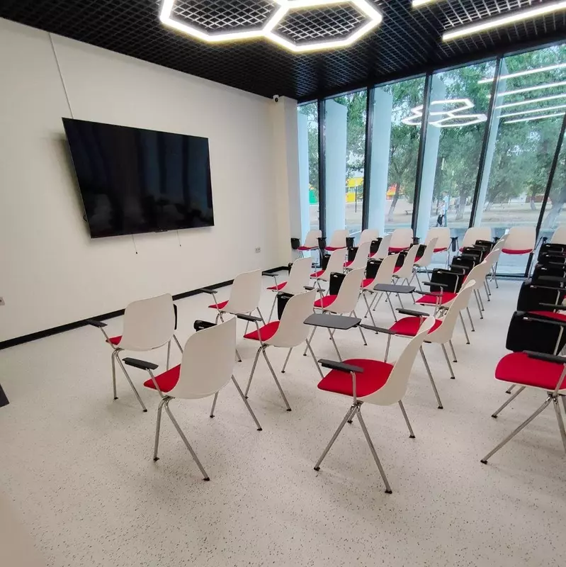 Изображение №4 для «футбольный центр: В Георгиевске Ставропольского края открылся новый современный футбольный центр»