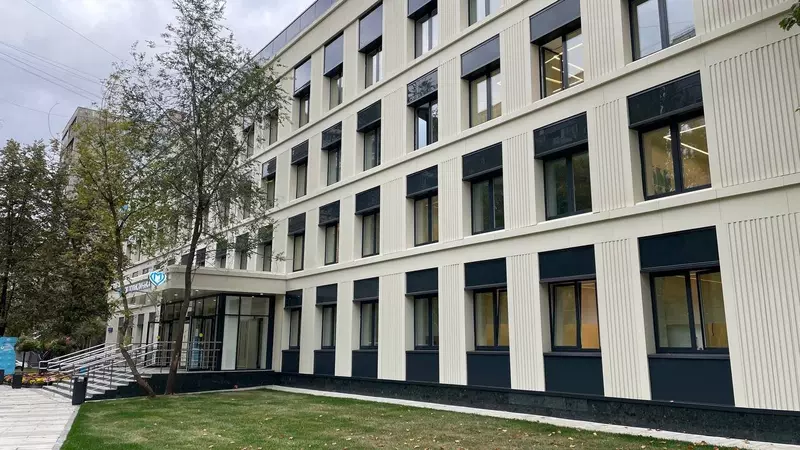 Еще 14 модернизированных поликлиник открыты в Москве